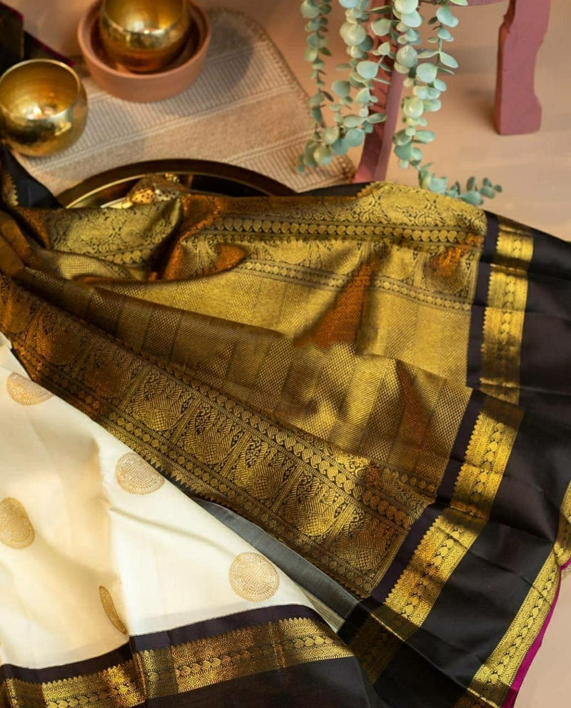 Valiba Reach Silk Cream White Color With Lovely Black Pallu Weaving Jacquard Bengali Saree