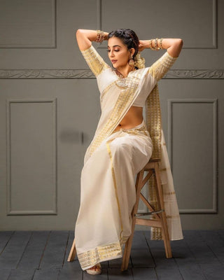 Malayalam actress and model Parvathy Nair latest saree