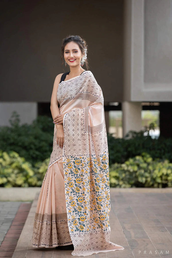 Off White Handloom Weaving Silk Saree With Rich Contrast Wooven Pallu