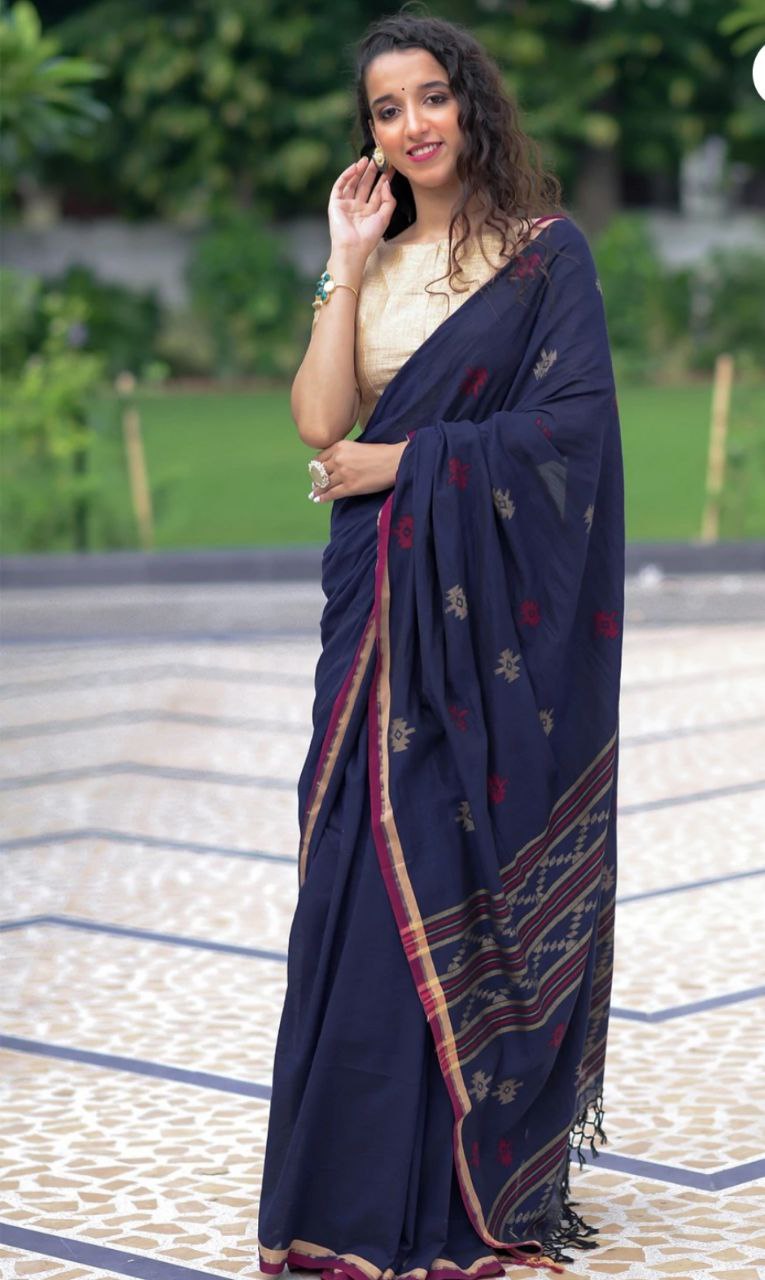 Dark Blue color Handloom Weaving Silk Saree With Rich Contrast Wooven Pallu